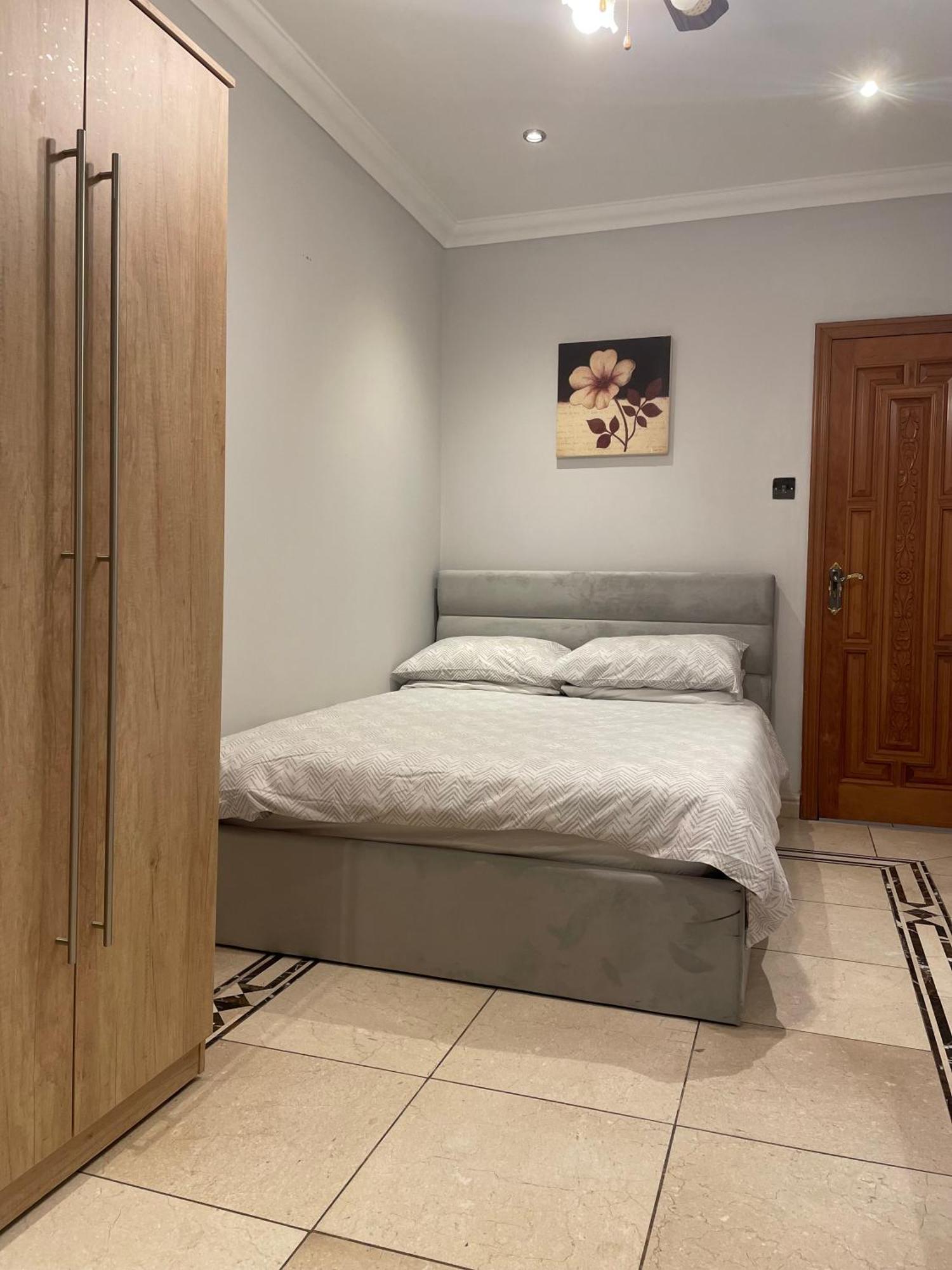 North London Studio Apartment Exterior photo